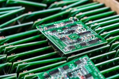 Cihazlarda kullanmak için mikroçipler ve panolar