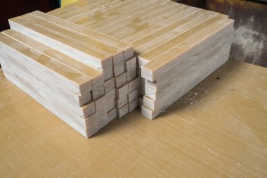 Fabrikada kurusıkı kes.