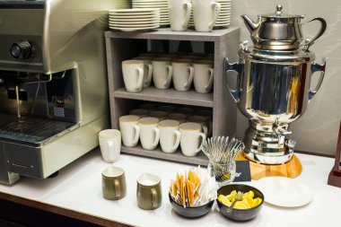 Çay için kazan masası üstü.