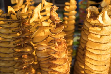 Patatesli patates kızartması.