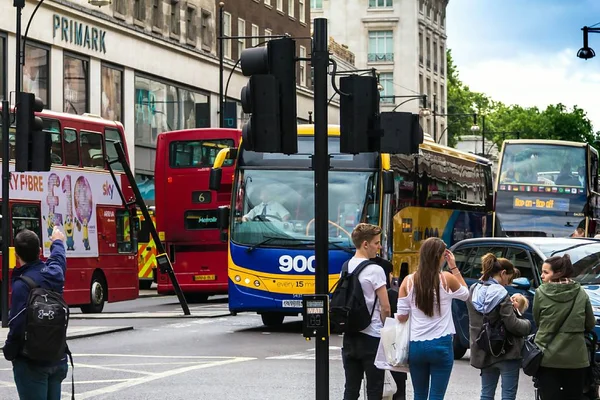 Londra Ngiltere Haziran 2015 Turist Müşteriler Primark Giyim Mağazası Londra — Stok fotoğraf