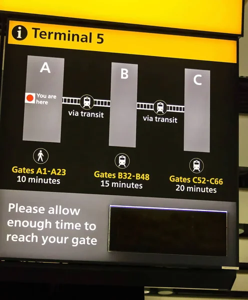 London June 2015 Flight Departure Information Board Terminal London Heathrow — Stock Photo, Image