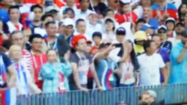 Los Aficionados Fútbol Estadio Los Aficionados Fútbol Divierten Mirando Partido — Foto de Stock