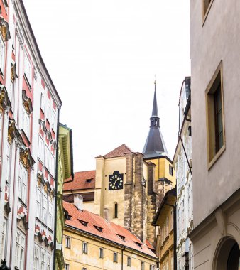 Hotel Aurus yakın şehrin eski bölümü Ortaçağ Karlova Caddesi. Prague, Çek Cumhuriyeti.