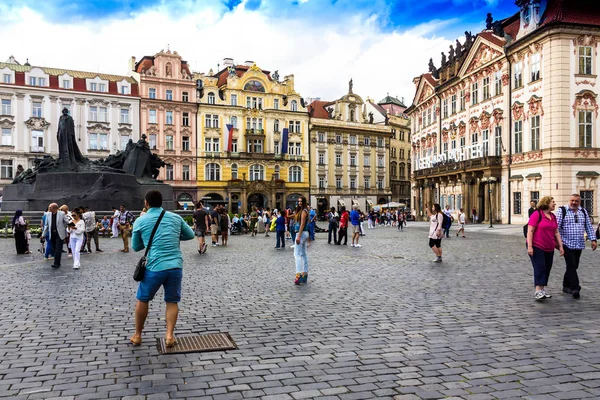 Prag Tjeckien Juli 2017 Gamla Stadens Torg Med Turister Det — Stockfoto