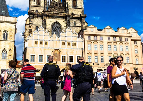 Praha Česká Republika Červenec 2017 Staroměstské Náměstí Turisty Historické Náměstí — Stock fotografie