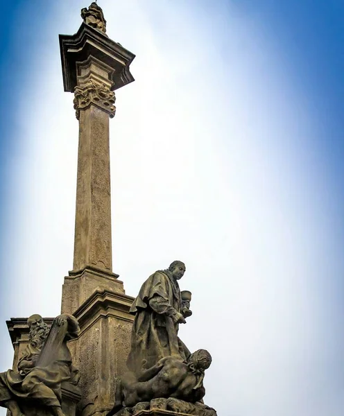 Detalhe Coluna Peste Virgem Maria Mariansky Sloup Manhã Dia Nublado — Fotografia de Stock