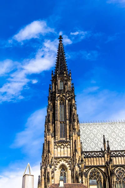 Beroemde Vitus Cathedral Bewolkt Zomerdag Prague Tsjechië — Stockfoto