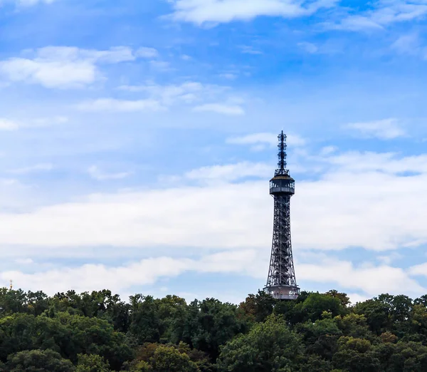 Beau Paysage Avec Petrin Lookout Tower Sommet Colline Prague République — Photo