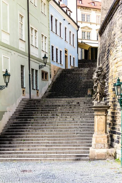 Antigua Calle Praga Con Escalera Piedra Hradjalá Praga República Checa — Foto de Stock
