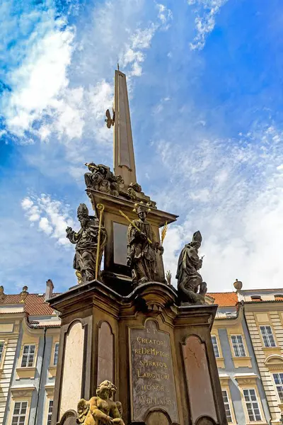 Αγίας Τριάδος Στήλη Στήλη Πανούκλα Στην Πλατεία Lesser Town Πράγα — Φωτογραφία Αρχείου