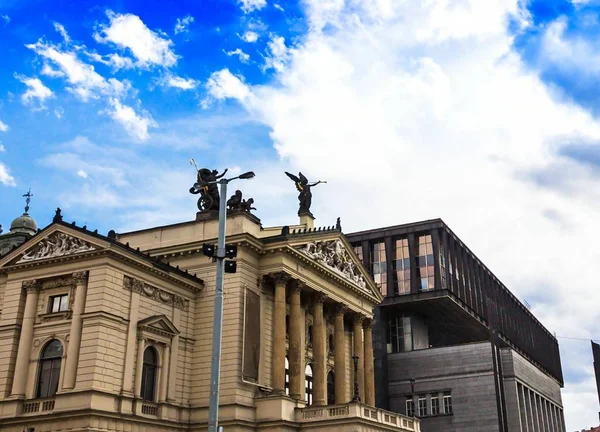 Praga Republika Czeska Fasada Węgierska Opera Państwowa Statni Opera Zewnętrzna — Zdjęcie stockowe