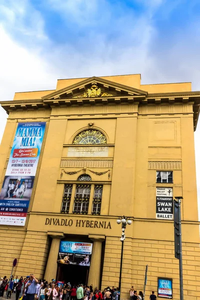 Praga República Checa 2017 Julio Teatro Hybernia Desde Abajo Día — Foto de Stock