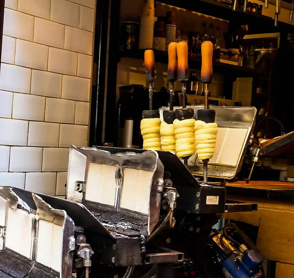 Cuisine Rue Nationale Tchèque Appelée Trdlo Trdelnik Est Cuite Pendant — Photo