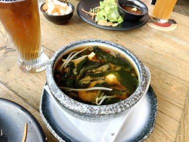 Miso çorbası. Geleneksel Japon besindir.