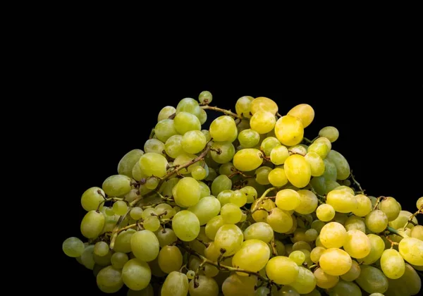 Zoete Groene Druiven Een Zwarte Achtergrond — Stockfoto