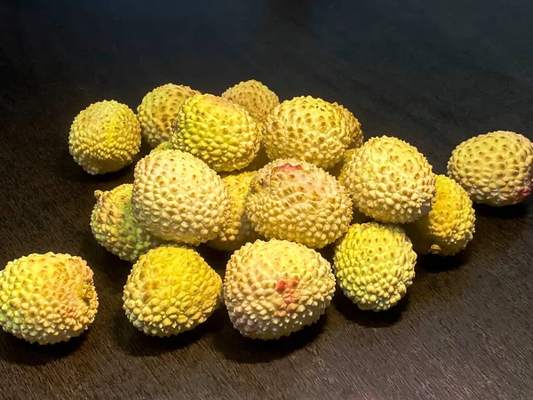 Lychee Pequena Fruta Arredondada Com Carne Perfumada Branca Doce Uma — Fotografia de Stock