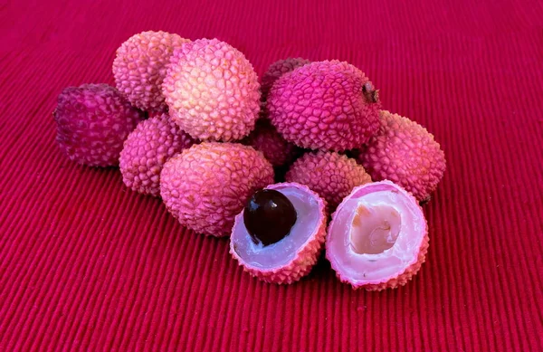 Lychee Небольшие Круглые Фрукты Сладким Белым Ароматом Плоти Большой Центральный — стоковое фото