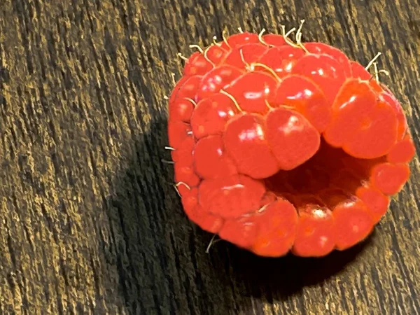 Een Framboos Bruine Houten Tafel — Stockfoto