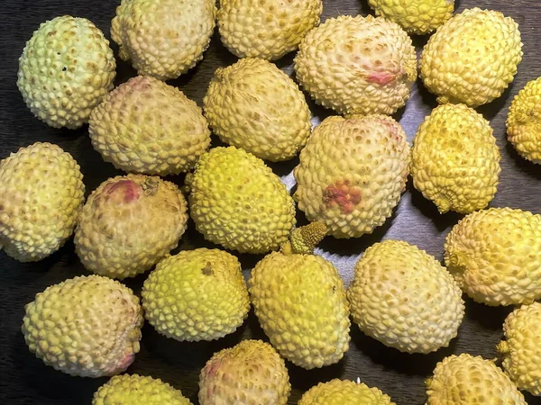 Lychee Pequena Fruta Arredondada Com Carne Perfumada Branca Doce Uma — Fotografia de Stock