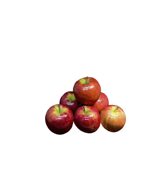 Beyaz Arkaplanda Izole Edilmiş Taze Kırmızı Elmalar — Stok fotoğraf