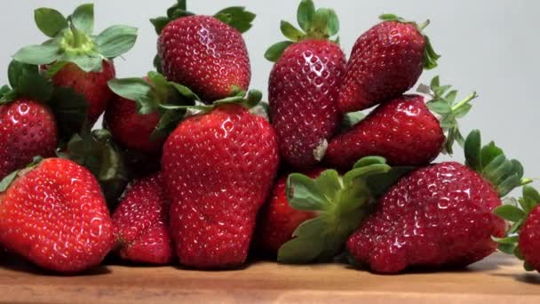 Beautiful Sweet Ripe Red Strawberries Red Summer Berries Close Healthy — Stock Video