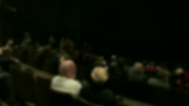Penonton Auditorium Teater Sebelum Pertunjukan Pemandangan Kabur — Stok Video