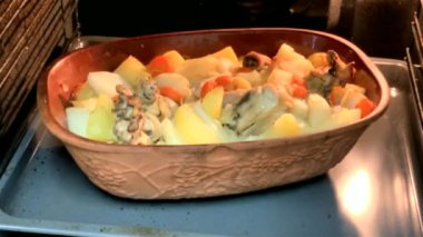 Patates, soğan ve havuçla haşlanmış et..