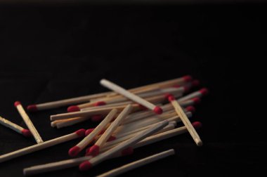 dağınık kırmızı kibrit - 2