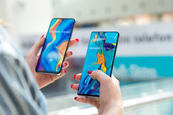 Huawei p30 pro fotos de stock, imágenes de Huawei p30 pro sin royalties | Depositphotos Huawei p30 pro fotos de stock, imágenes de Huawei p30 pro sin royalties | Depositphotos