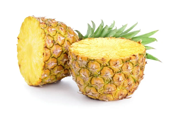 Половинки ананаса — стоковое фото