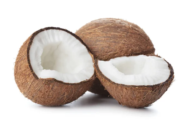 Gebarsten kokosnoot geïsoleerd — Stockfoto