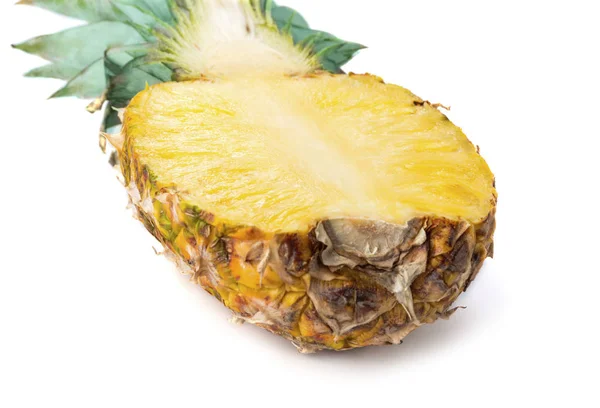 De helft van ananas — Stockfoto