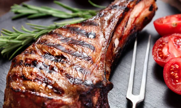 Carne de res a la parrilla — Foto de Stock