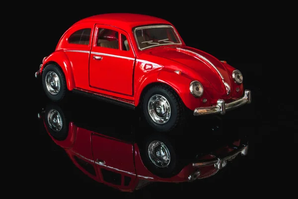 Ένα αυτοκίνητο κόκκινο παιχνίδι — Φωτογραφία Αρχείου
