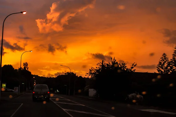 Dramatiska solnedgången över vägen — Stockfoto