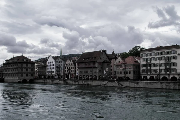 Kanal melalui Zurich — Stok Foto