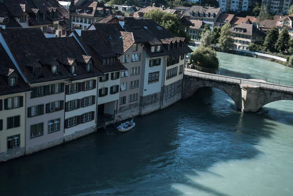 Bern'den geçen kanal — Stok fotoğraf