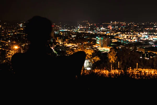 Geceleri bir şehir
