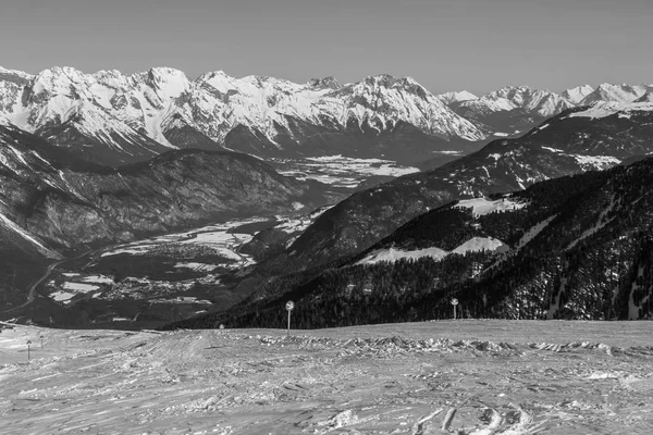 冬の間に美しい山頂 — ストック写真