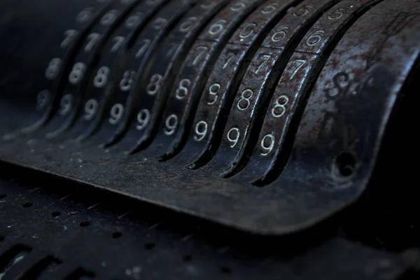 An old vintage cash register with lots of numbers — Stock Photo, Image