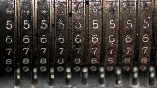 An old vintage cash register with lots of numbers — Stock Photo, Image