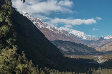 Dağlar Annapurna pisti, Marshyangdi nehir vadisi, Humde, Himalaya, Nepal, Asya