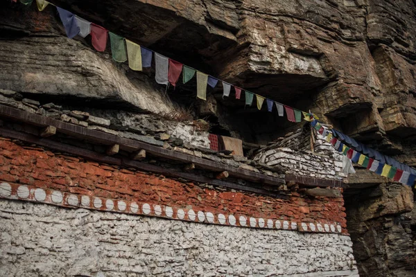 Buddhistische Gebetsfahnen Der Praken Gompa Über Dem Dorf Manang Trekking — Stockfoto