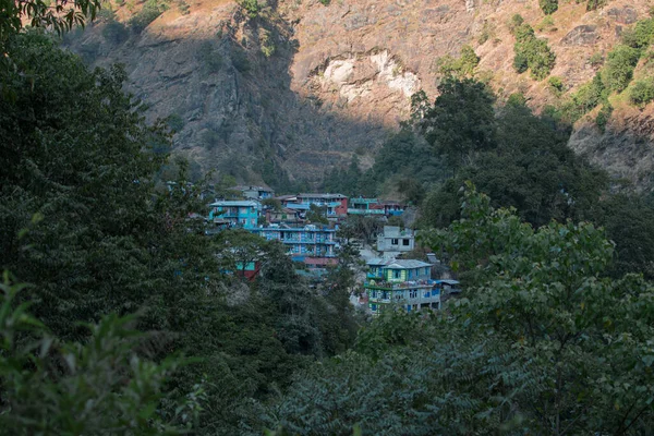Kilátás Jagat Színes Hegyi Falu Marshyangdi Folyó Völgyében Annapurna Körút — Stock Fotó