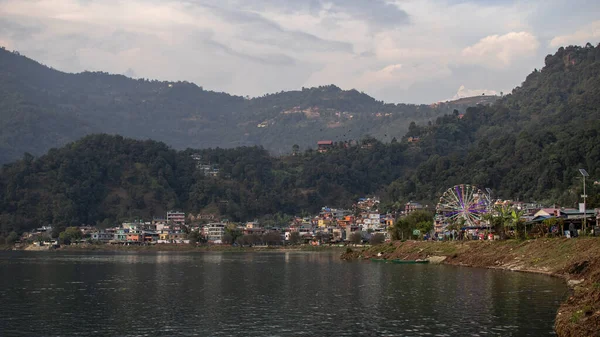 Vista Sobre Una Parte Pokhara Con Bouildings Coloridos Rueda Paris —  Fotos de Stock