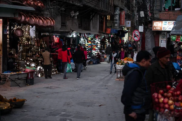 Kathmandu Nepal Dicembre 2019 Persone Non Identificate Passeggiano Diversi Negozi — Foto Stock