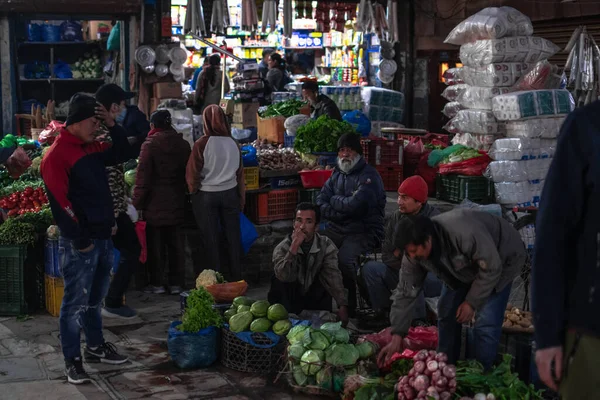 Katmandú Nepal Diciembre 2019 Personas Identificadas Asisten Mercado Callejero Local — Foto de Stock