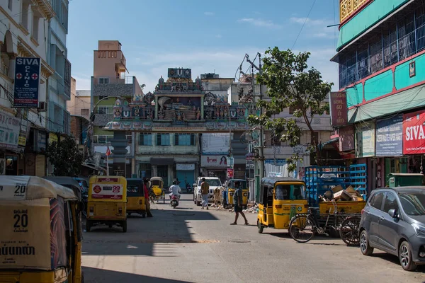 Chennai Indien Februari 2020 Vardagen Gata Med Gula Auto Rickshaws — Stockfoto