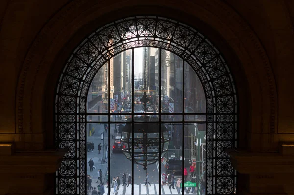 Die Neue Öffentliche Bibliothek Von New York Fenster — Stockfoto